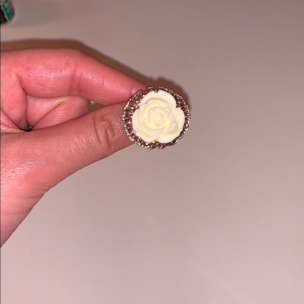 White Rose Ring